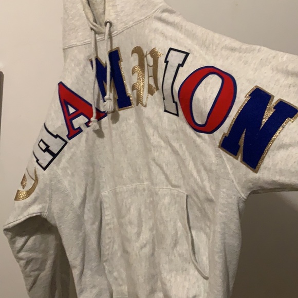 Hoodie hasn’t been worn in a long time. Ive only worn it a couple times. - Picture 2 of 4